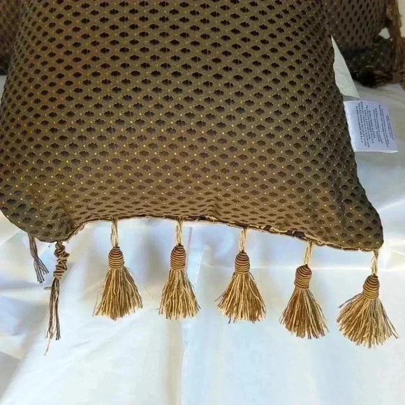 Croscill home pillows 19 x 13 Pair - Picture 6 of 11